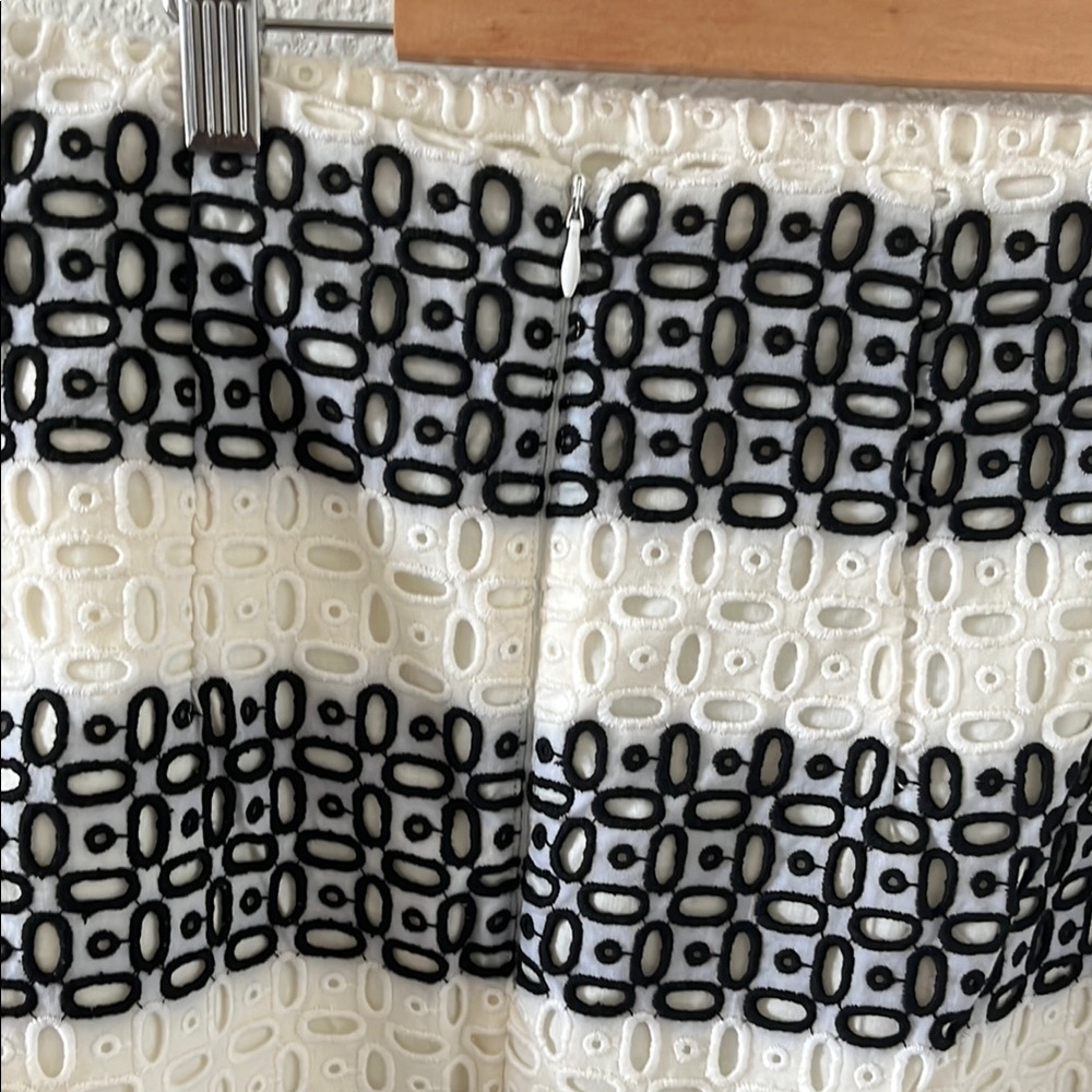 Black and White Patterned Two-Piece Set - Picture 9 of 12